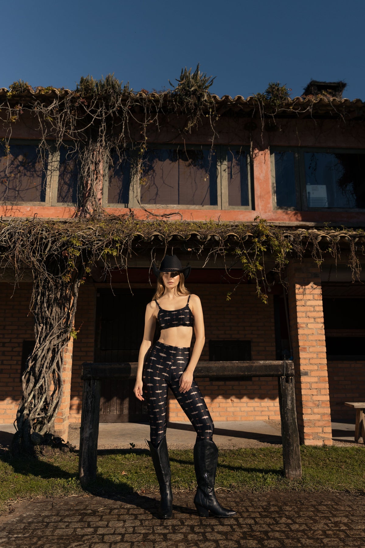 Tsuru Noir Legging - High Waist